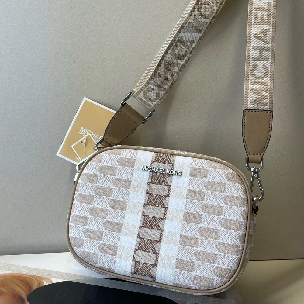 (new+tag) Michael Kors jet set travel oval camera crossbody color camel khaki
